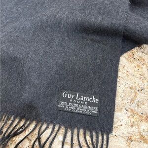 Guy Laroche Gray 100% Cashmere Scarf